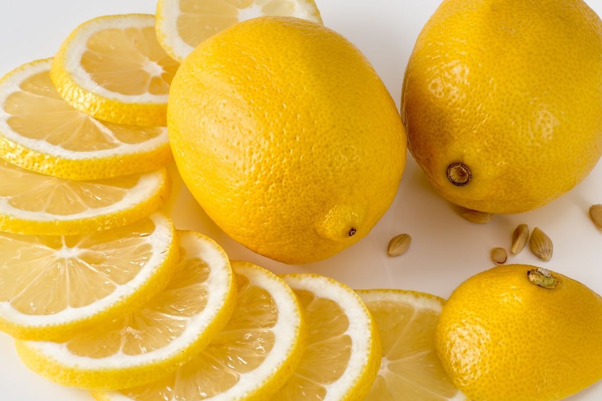 12 Manfaat Jeruk Lemon untuk Kesehatan yang Jarang Diketahui