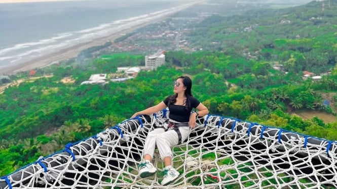 Destinasi Wisata Terbaru dan Viral di Indonesia 2025
